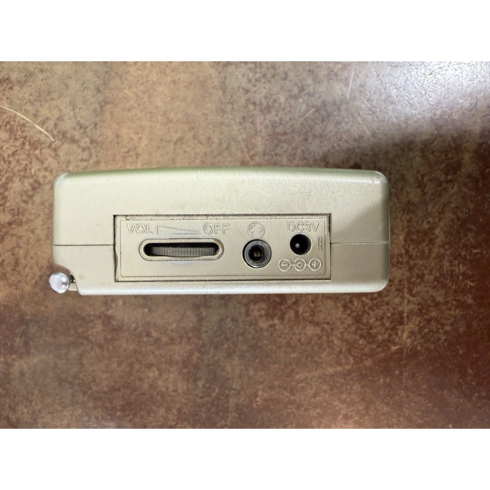 Works BELL & HOWELL SHORTWAVE RADIO AM/FM MW SW 9 BAND WORLD RECEIVER MW.SW1-7 - Picture 4 of 8